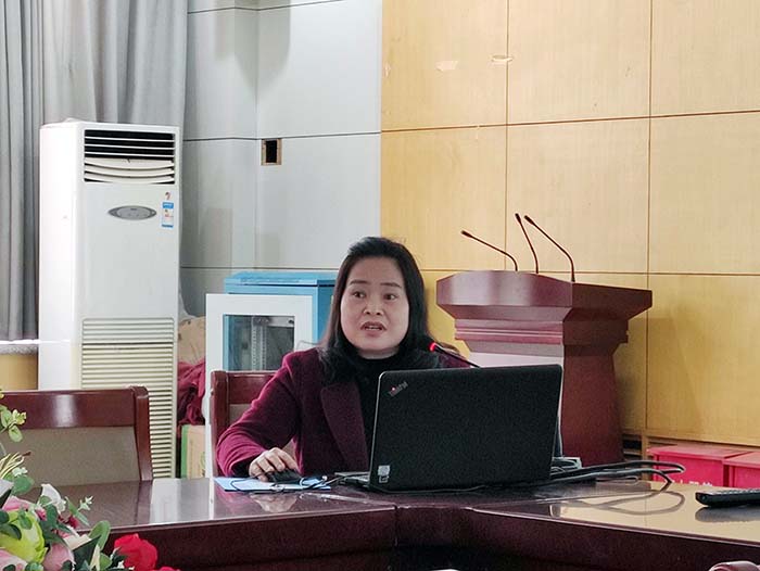 做爱自拍
举办《从疫情防控看制度优势》专题教育报告2.jpg