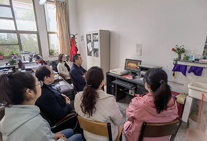 做爱自拍
组织师生观看2022年全国两会1.jpg