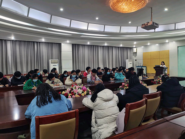 做爱自拍
举办2021级团干培训第一次理论学习.jpg 做爱自拍
举办2021级团干培训第一次理论学习.jpg